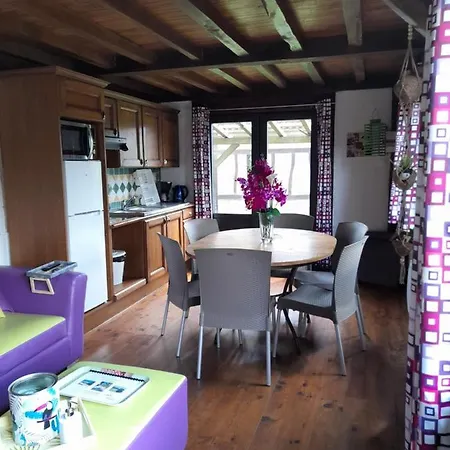 Village Kompleks wypoczynkowy *